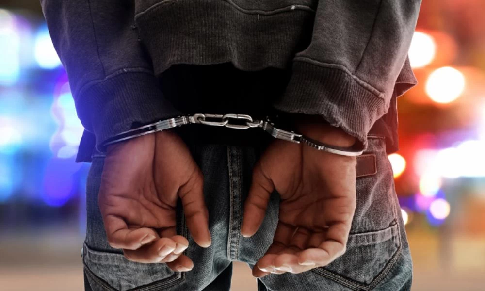 Με μαχαίρι-σιδερογροθιά απειλούσαν οι 17χρονοι ληστές τα ανήλικα θύματά τους στην Κηφισιά